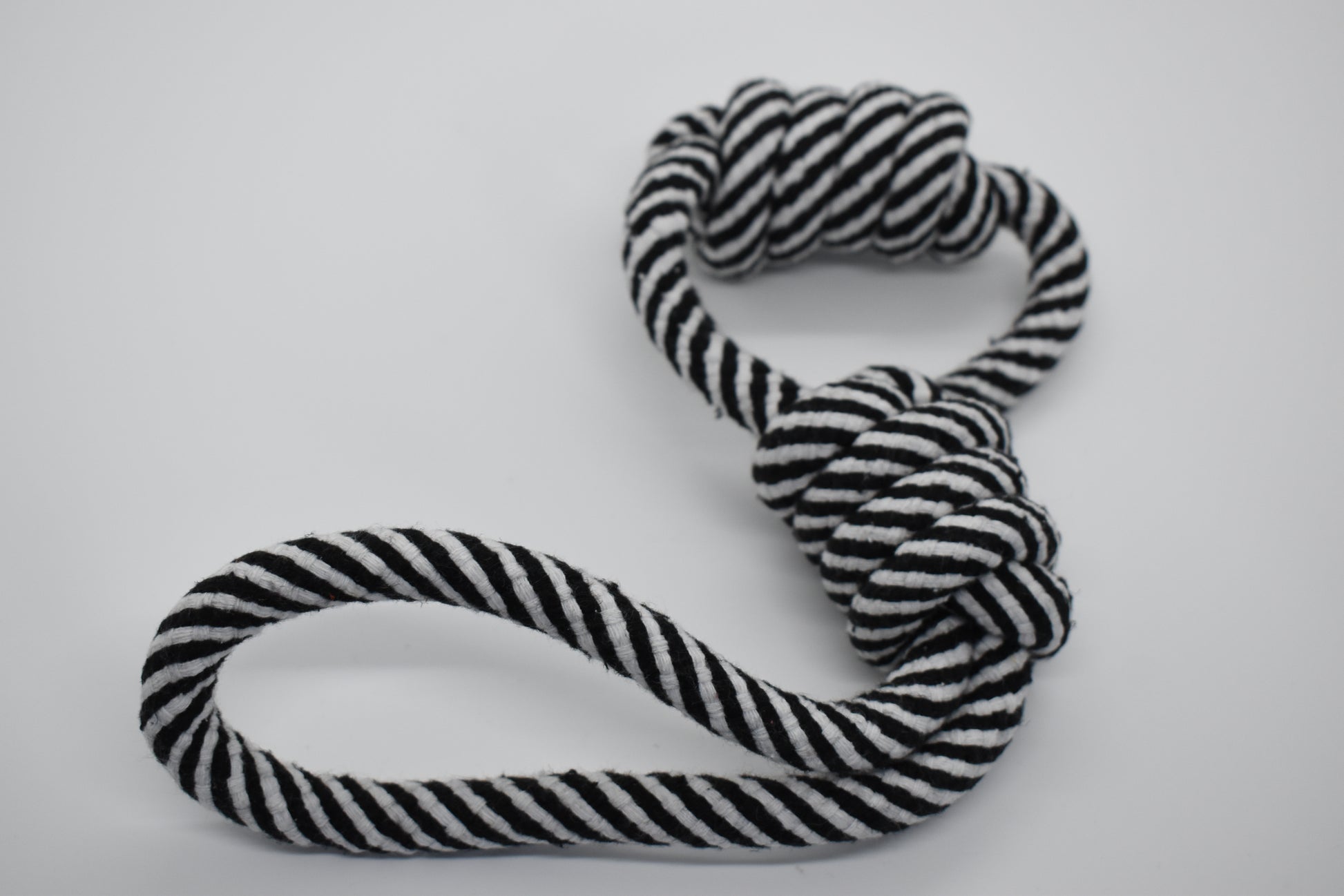 "TUG-A-WAR" ROPE TOY image 2