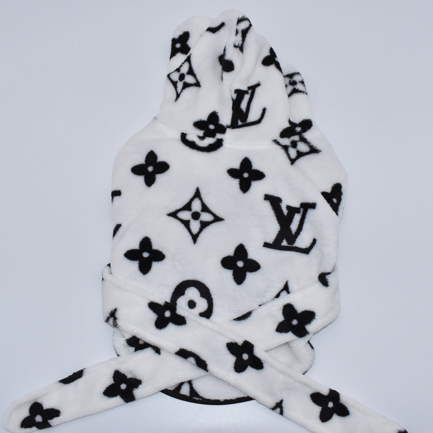 LOUIS PUPTTON ROBE image 2