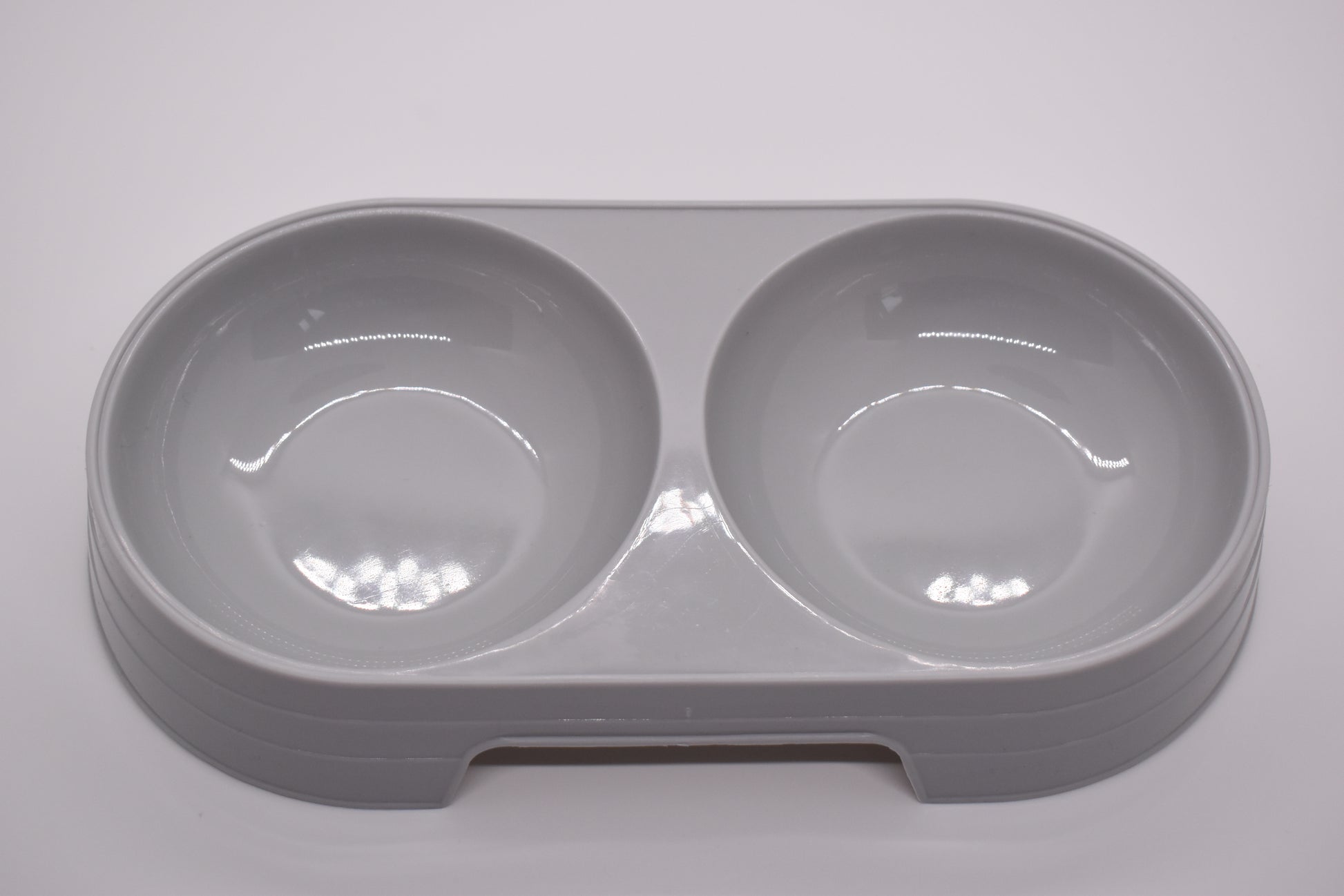 SMALL PLASTIC TRADITIONAL FEEDER image 4