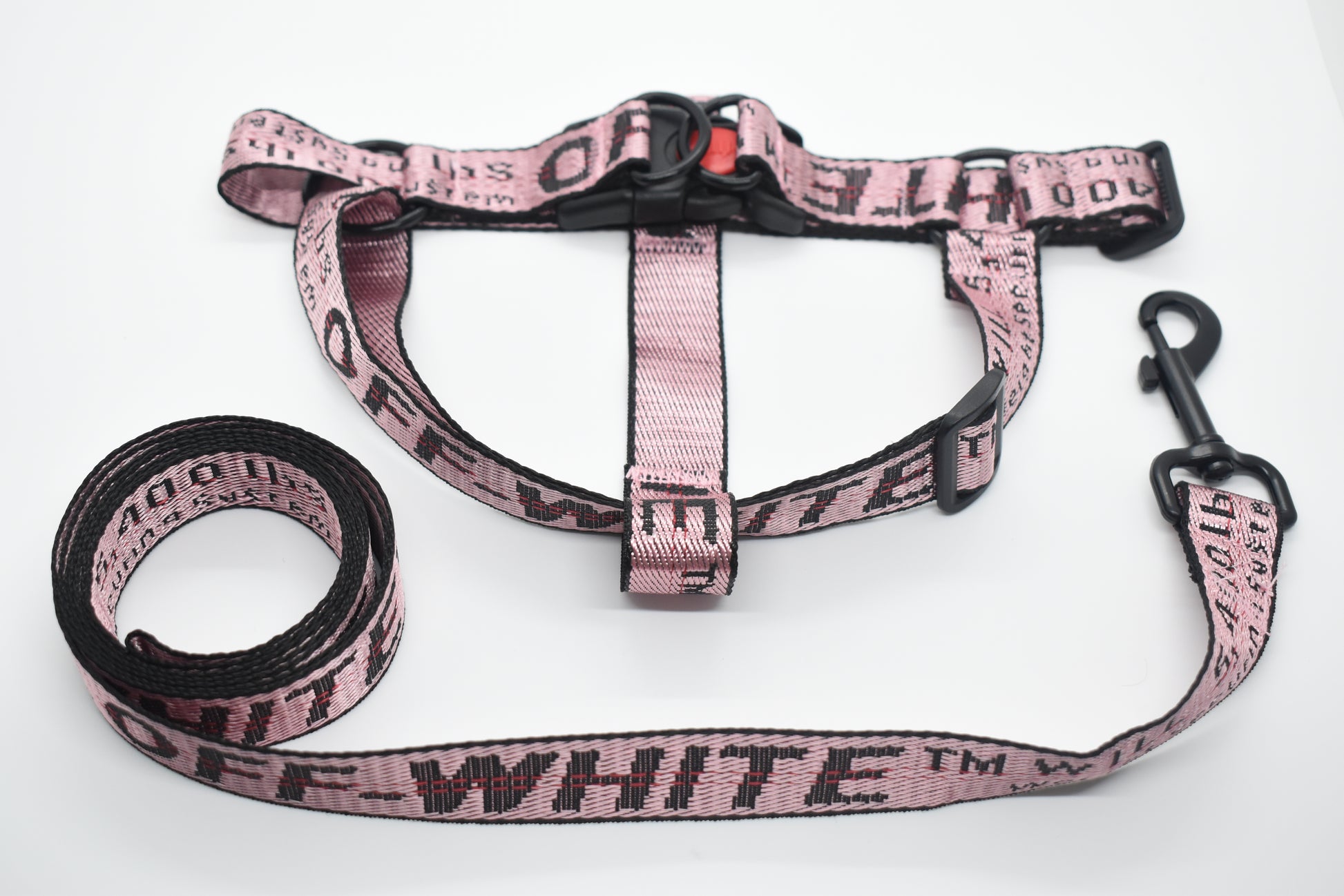 OFF PUP WHITE LEASH & HARNESS SET image 0