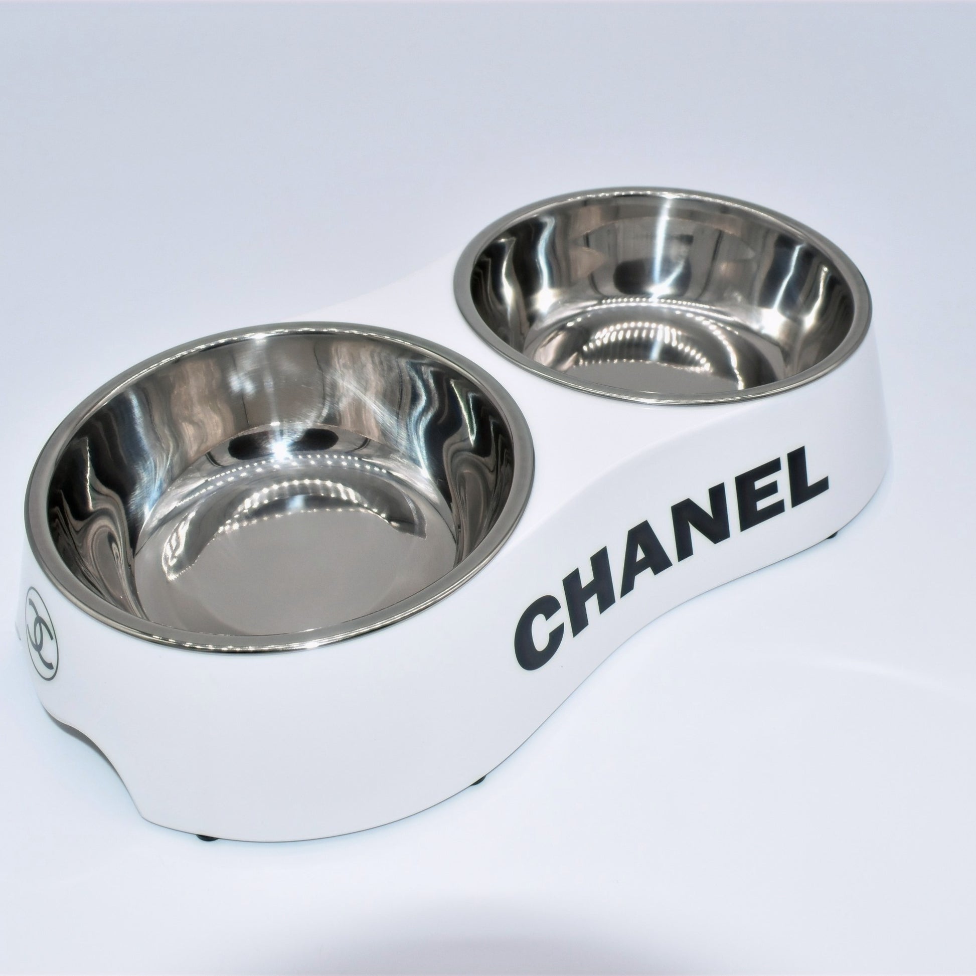 LUXURY DOG FEEDER image 1
